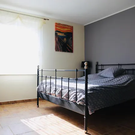Δωμάτια σε οικογενειακή κατοικία Skelnik's House